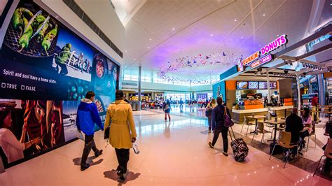 Dallas Love Field Airport (Code: DAL) consists of a recently built single-concourse terminal with plenty of dining and shopping options. There are no 24-hour food options, so plan …
